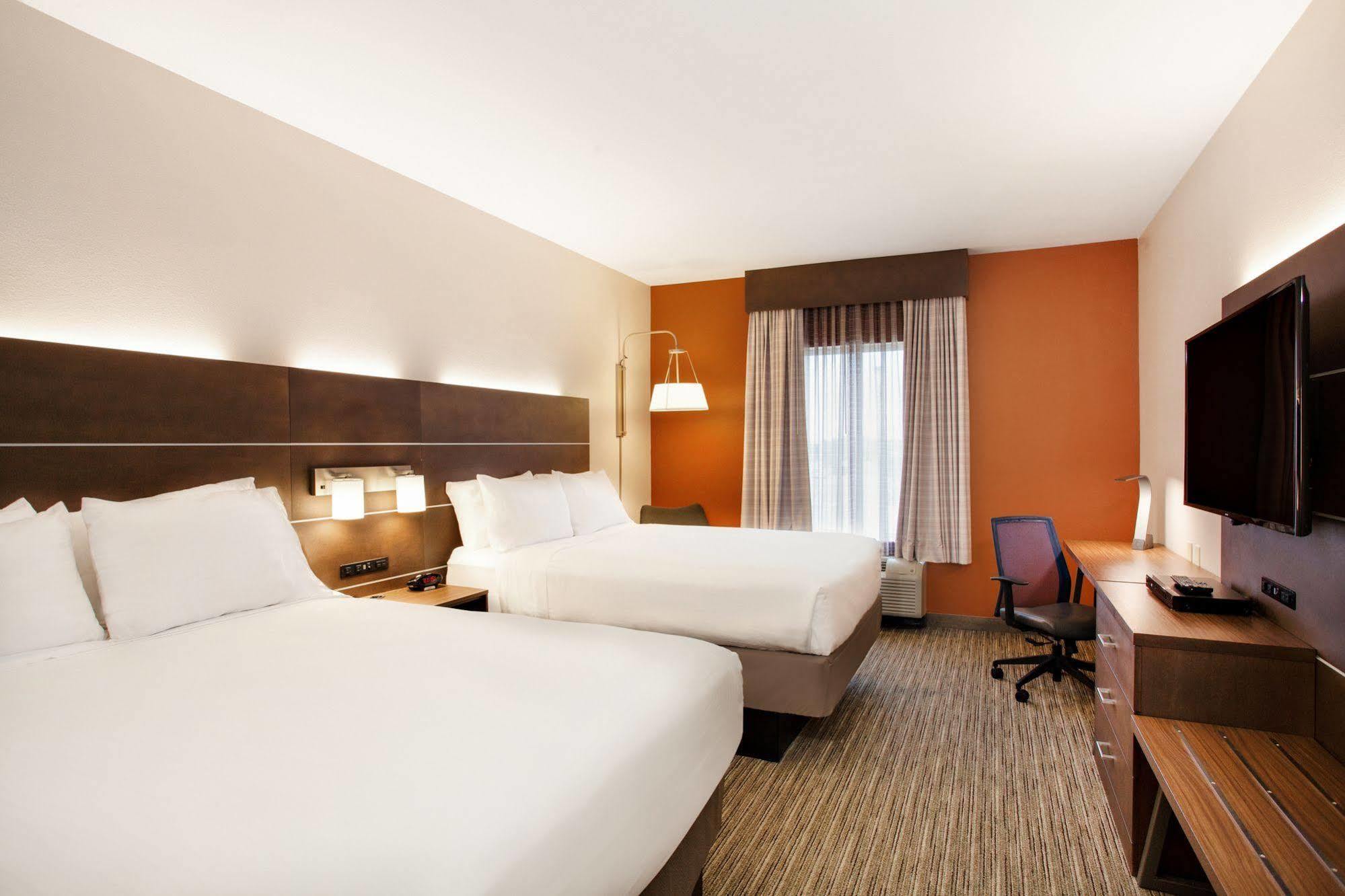Holiday Inn Express Lake Wales North-Winter Haven By Ihg Waverly Bagian luar foto