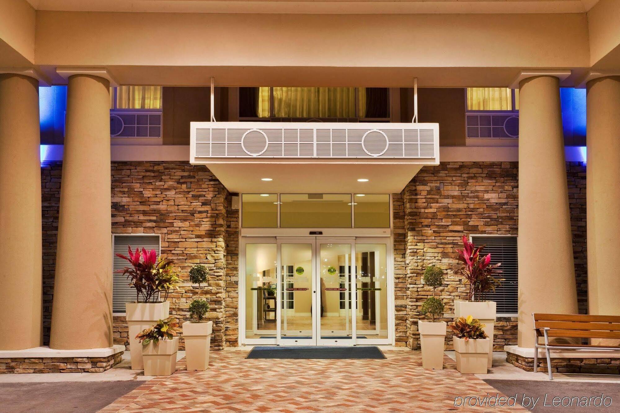 Holiday Inn Express Lake Wales North-Winter Haven By Ihg Waverly Bagian luar foto